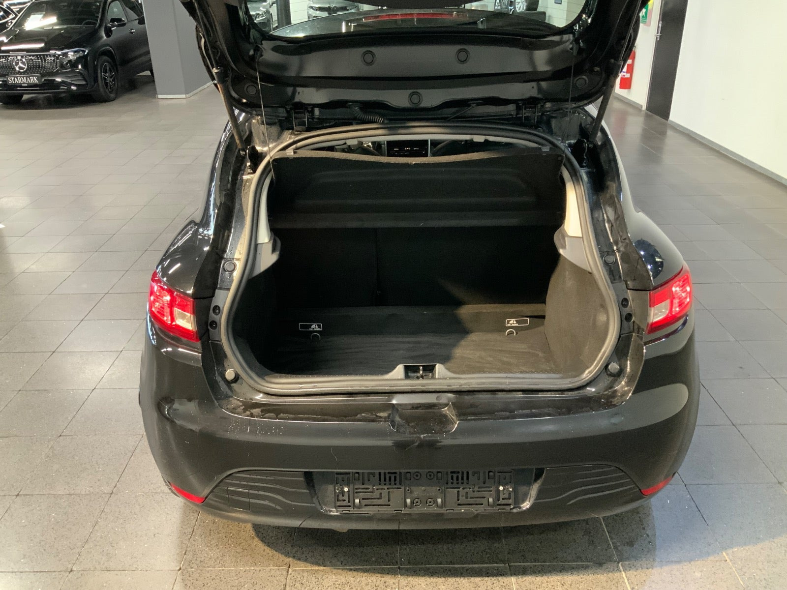 Sort Renault Clio IV fra 2015
