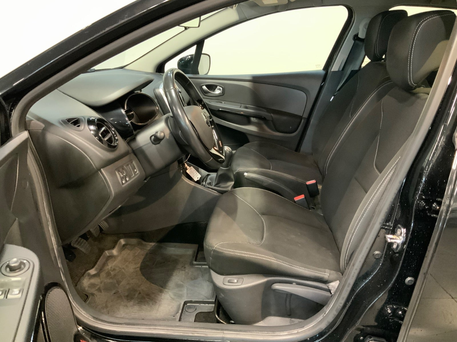 Sort Renault Clio IV fra 2015