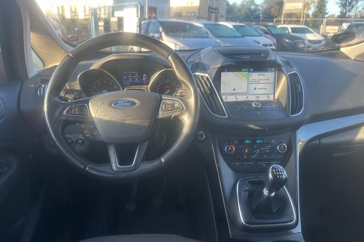 Beige Ford C-MAX fra 2019