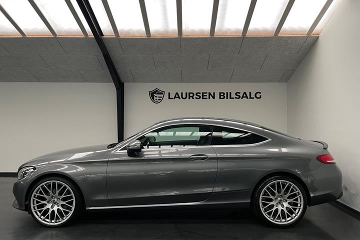 Grå Mercedes C220 d fra 2017