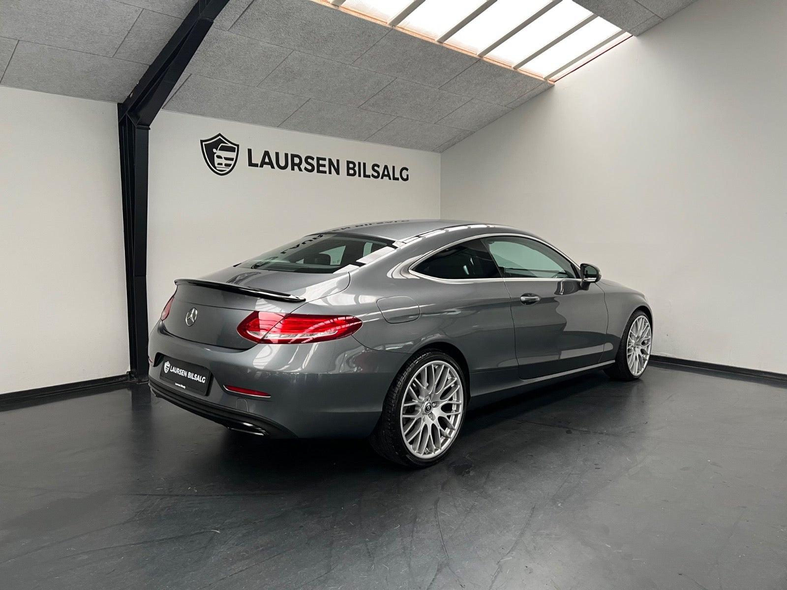 Grå Mercedes C220 d fra 2017