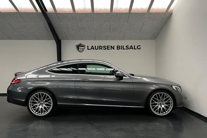 Grå Mercedes C220 d fra 2017