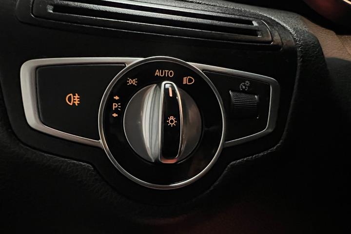 Grå Mercedes C220 d fra 2017