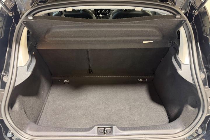 Sort Renault Clio IV fra 2012