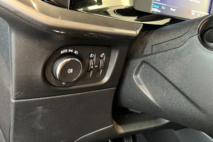 Sort Opel Mokka-e fra 2023