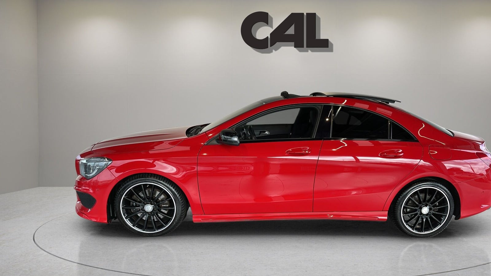 Rød Mercedes CLA220 d fra 2015