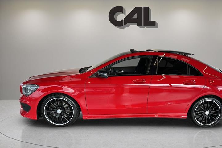 Rød Mercedes CLA220 d fra 2015