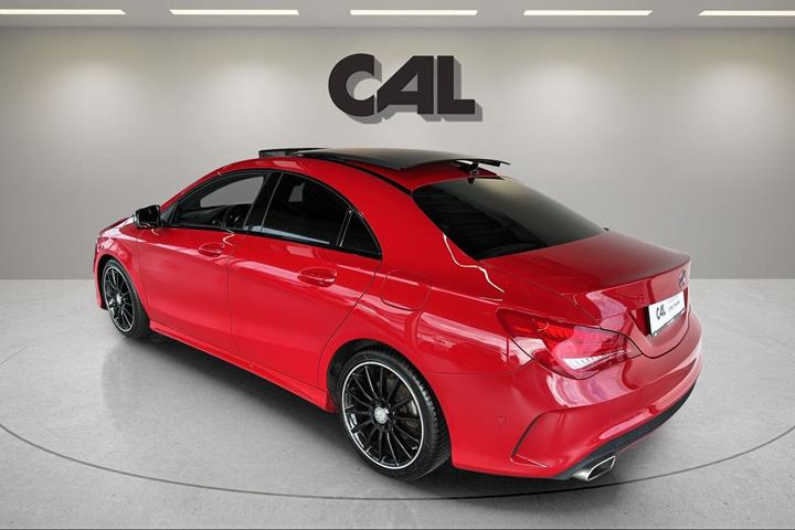 Rød Mercedes CLA220 d fra 2015