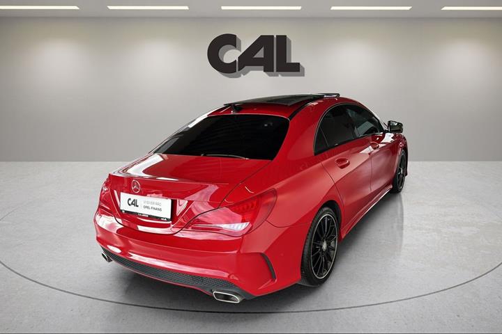 Rød Mercedes CLA220 d fra 2015