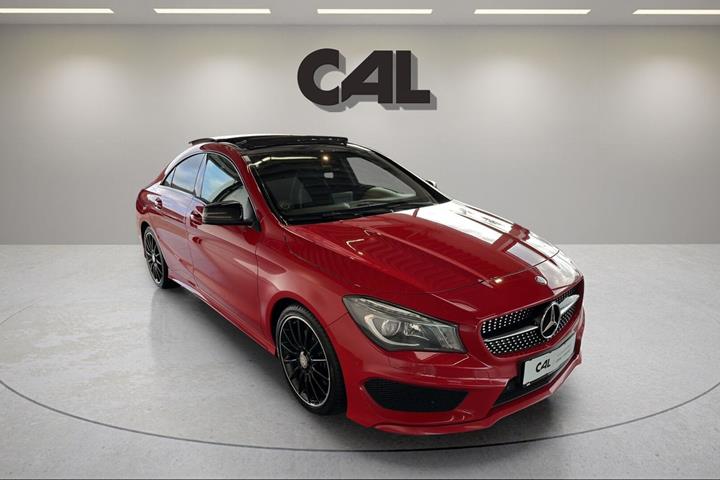 Rød Mercedes CLA220 d fra 2015