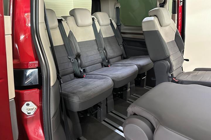 Sort VW Multivan fra 2024