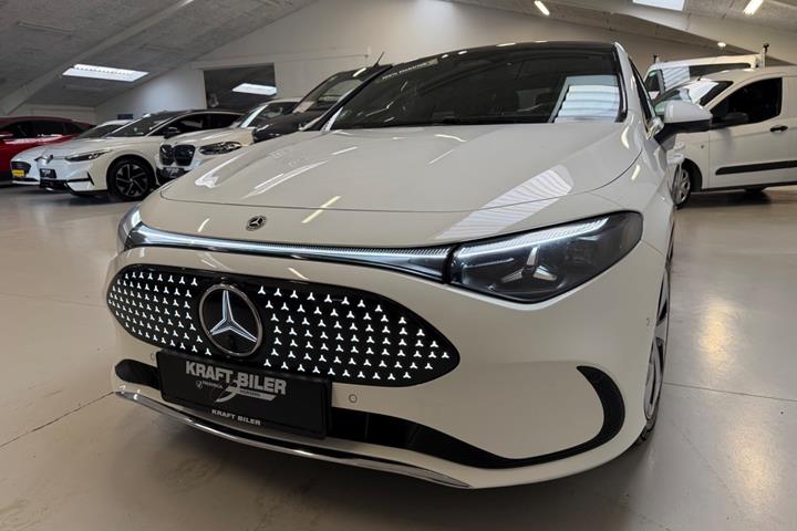 Hvid Mercedes CLA250+ fra 2025
