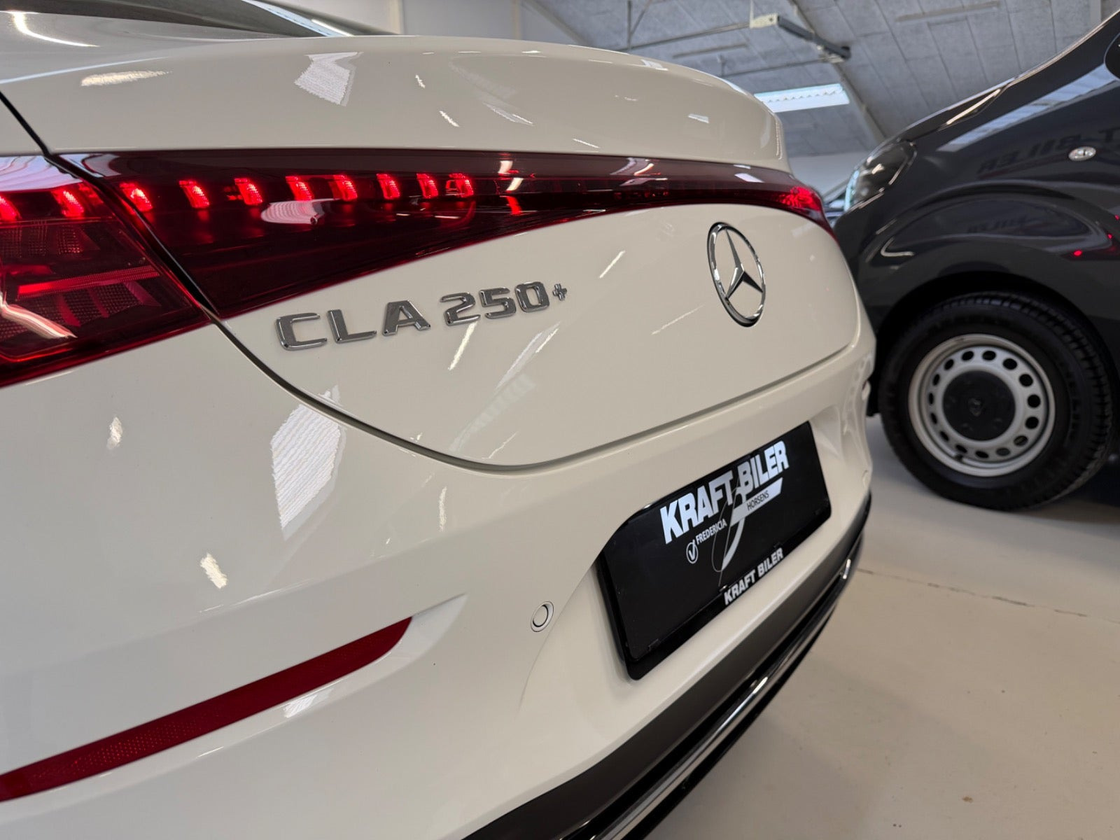 Hvid Mercedes CLA250+ fra 2025