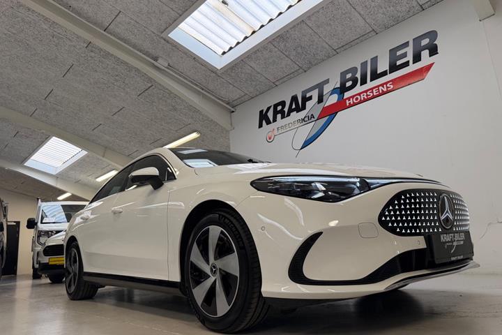 Hvid Mercedes CLA250+ fra 2025