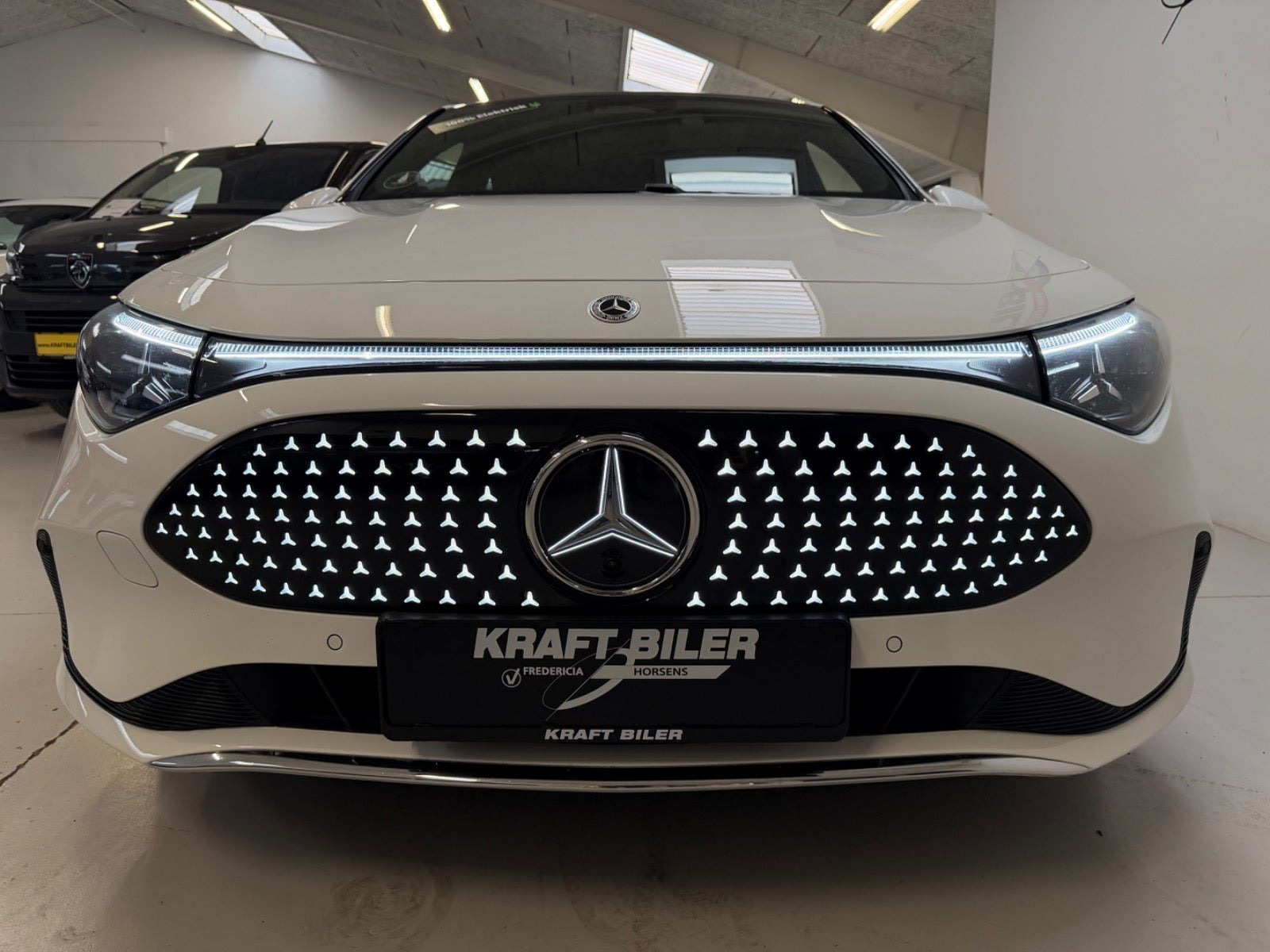 Hvid Mercedes CLA250+ fra 2025