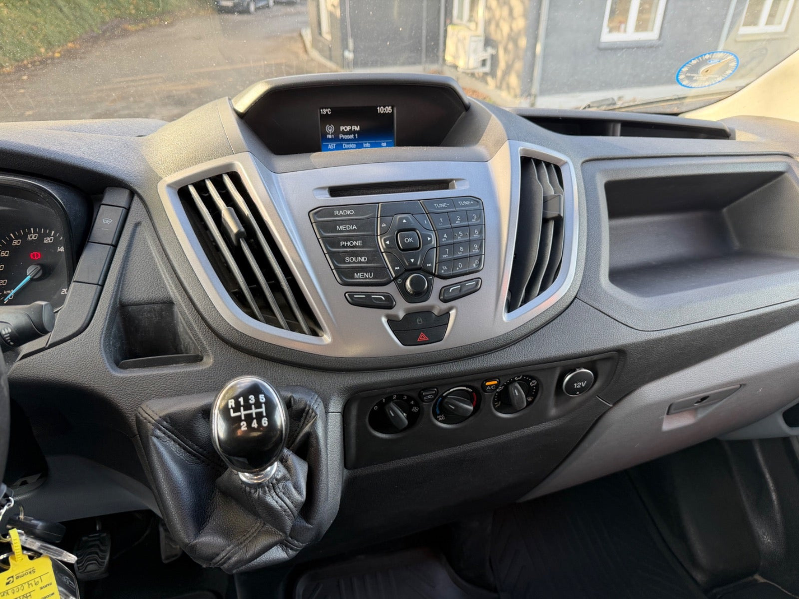 Hvid Ford Transit 350 L2 Van fra 2019