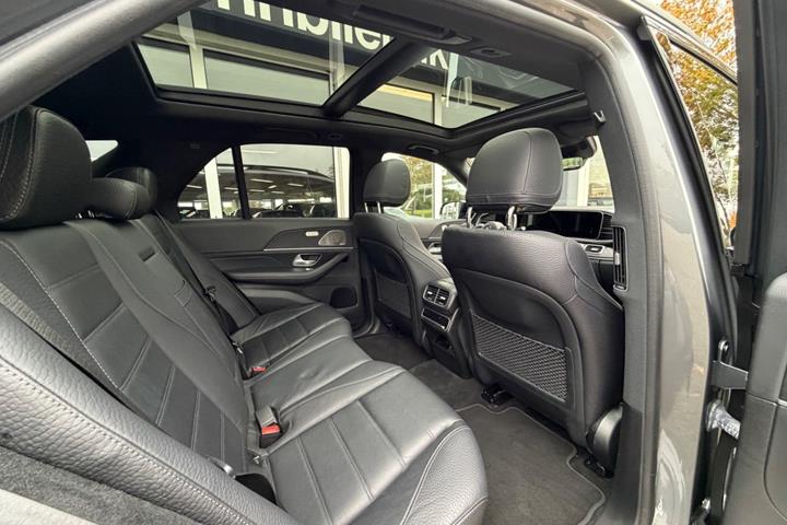 Grå Mercedes GLE350 de fra 2023