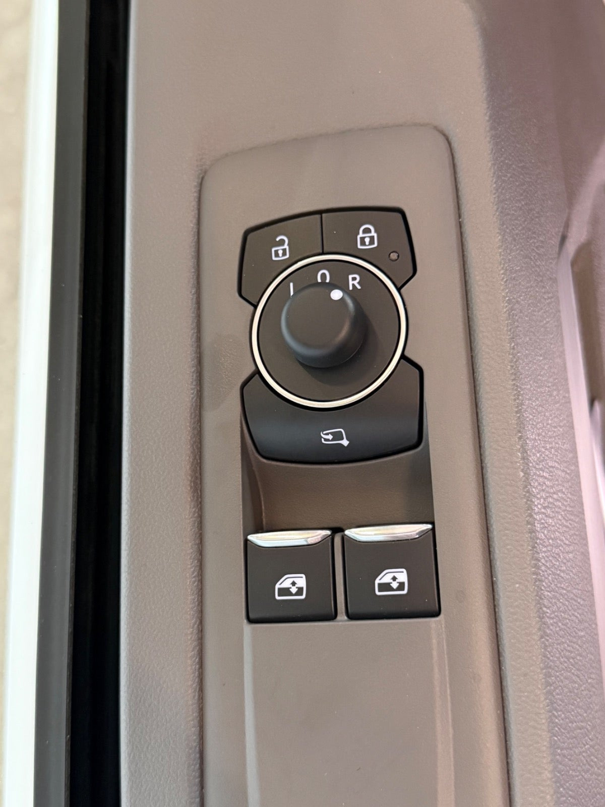 Hvid VW Transporter fra 2026