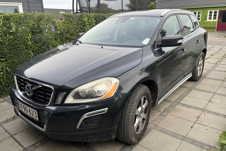 Blå Volvo XC60 fra 2012