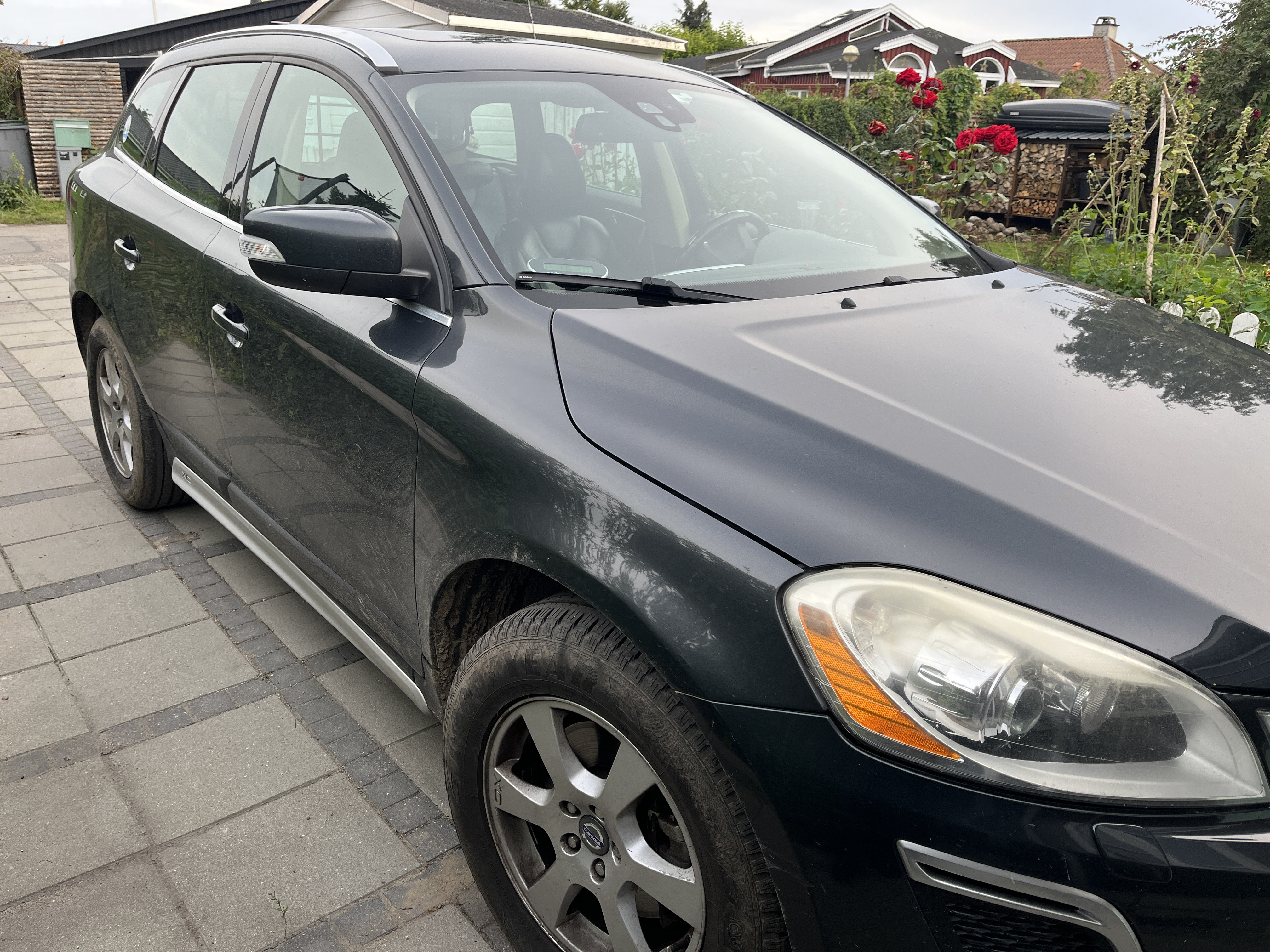 Blå Volvo XC60 fra 2012