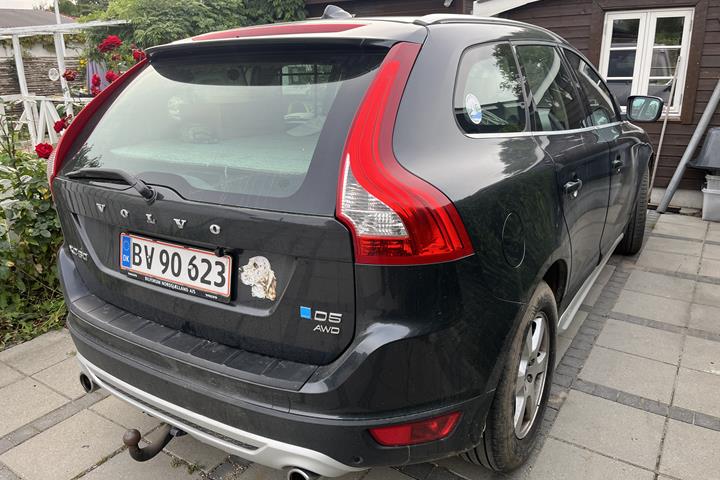 Blå Volvo XC60 fra 2012