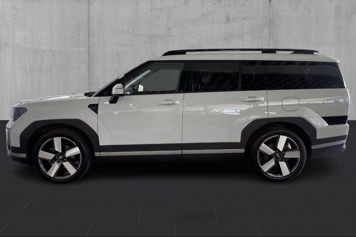 Grå Hyundai Santa Fe fra 2025