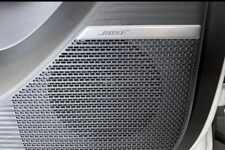 Grå Hyundai Santa Fe fra 2025