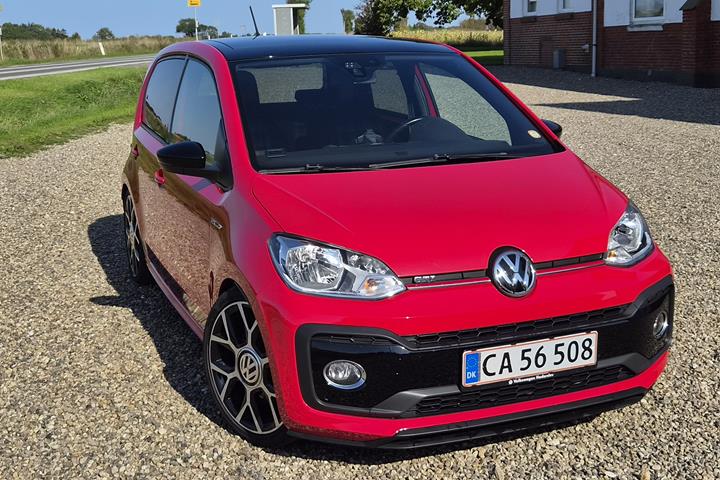 Rød VW UP! fra 2018