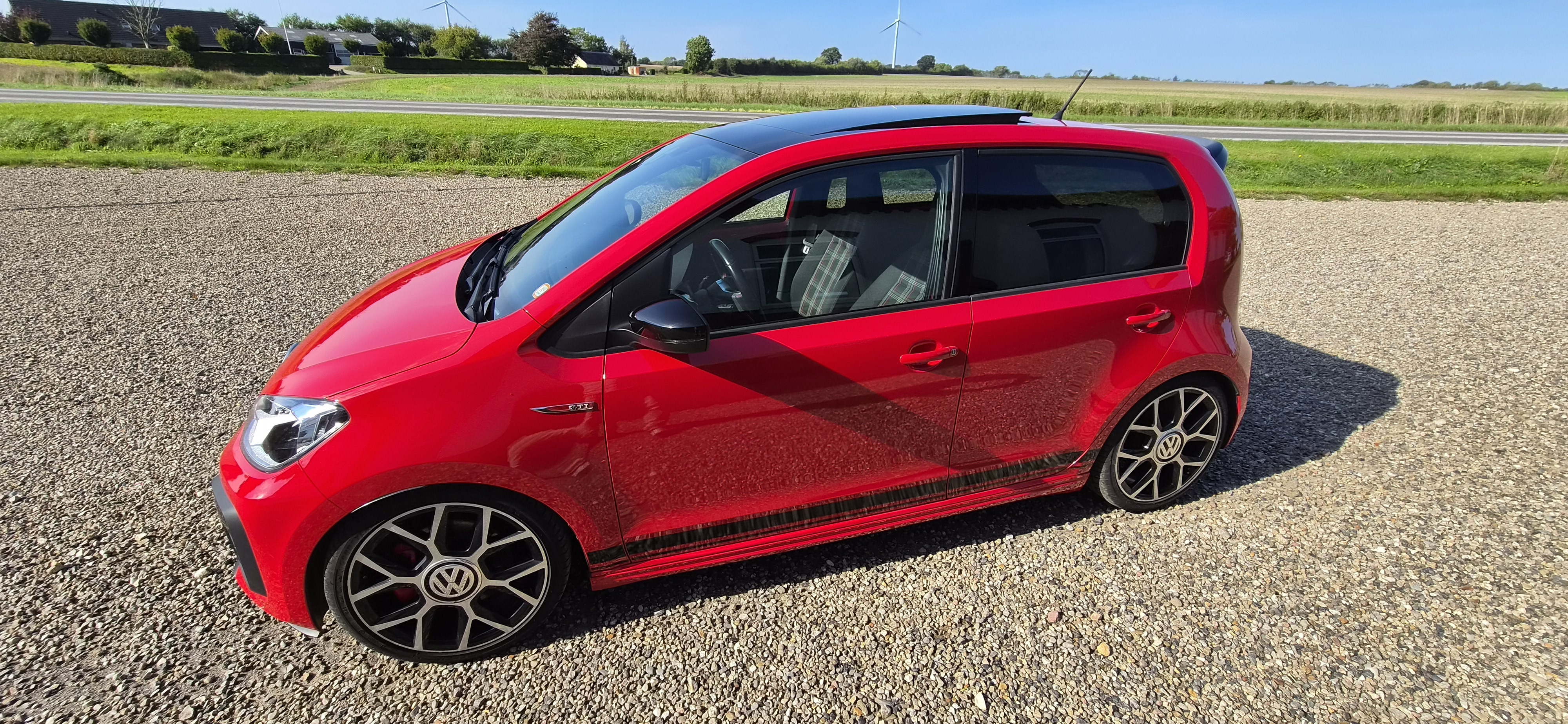 Rød VW UP! fra 2018