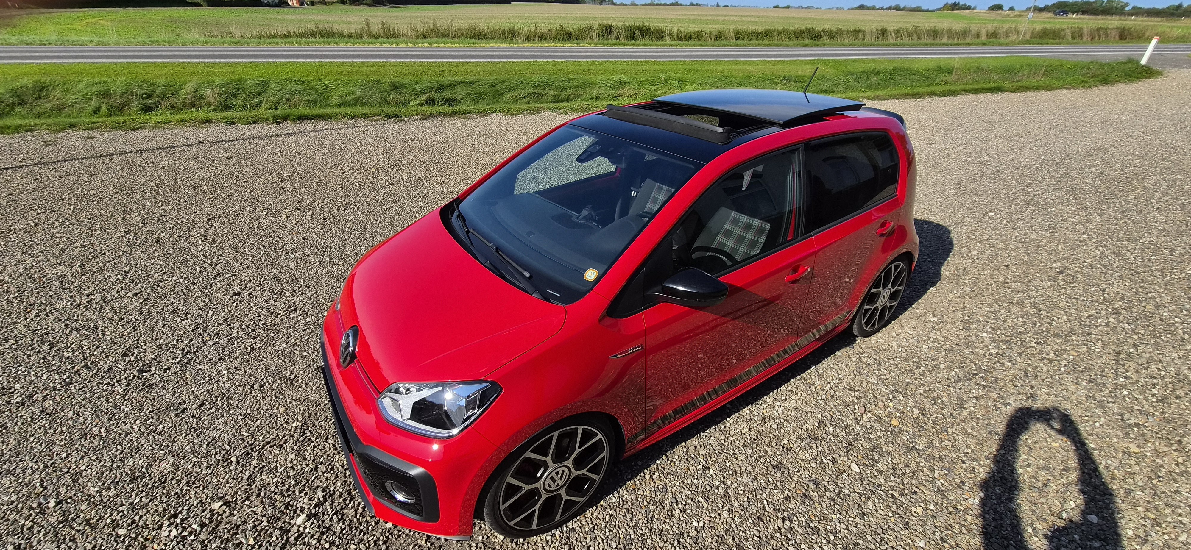 Rød VW UP! fra 2018