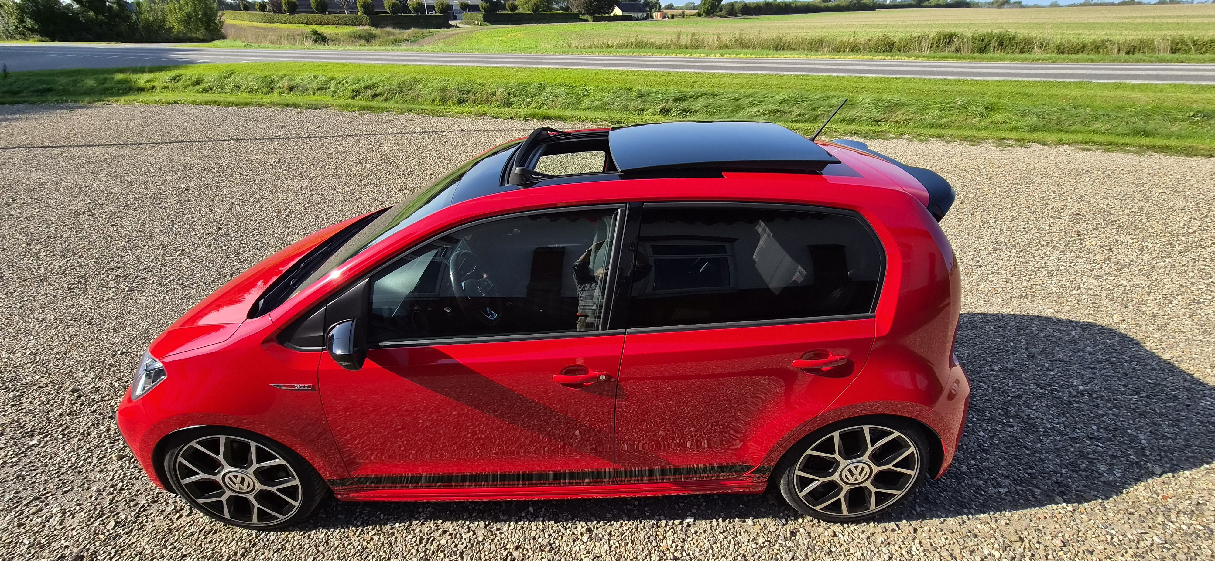 Rød VW UP! fra 2018