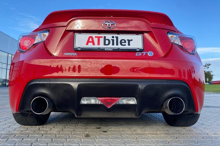Rød Toyota GT86 fra 2013