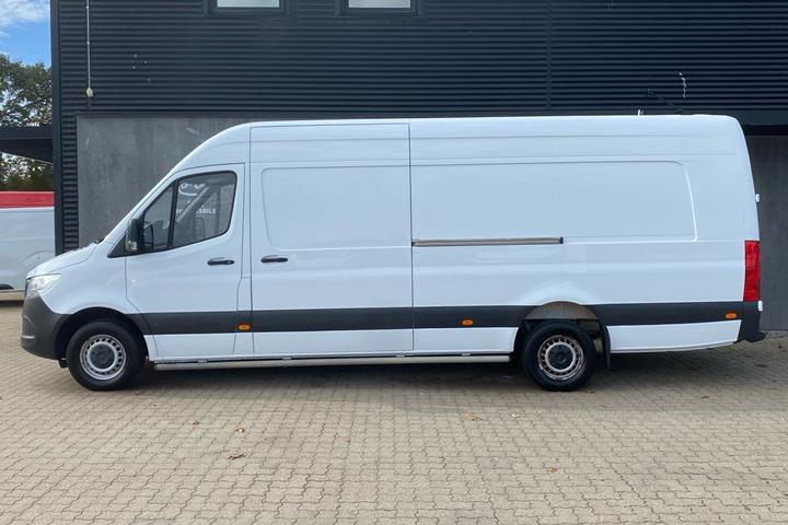 Hvid Mercedes Sprinter fra 2021