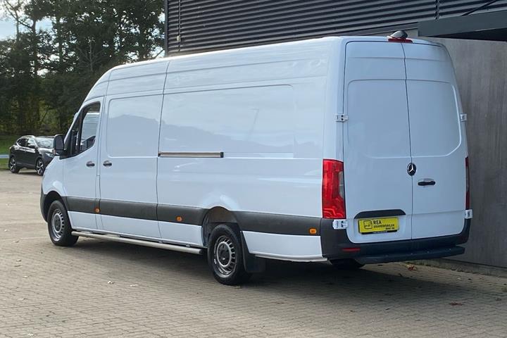 Hvid Mercedes Sprinter fra 2021