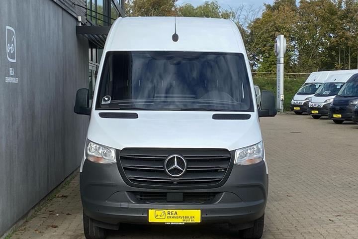 Hvid Mercedes Sprinter fra 2021