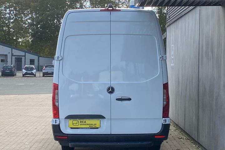 Hvid Mercedes Sprinter fra 2021