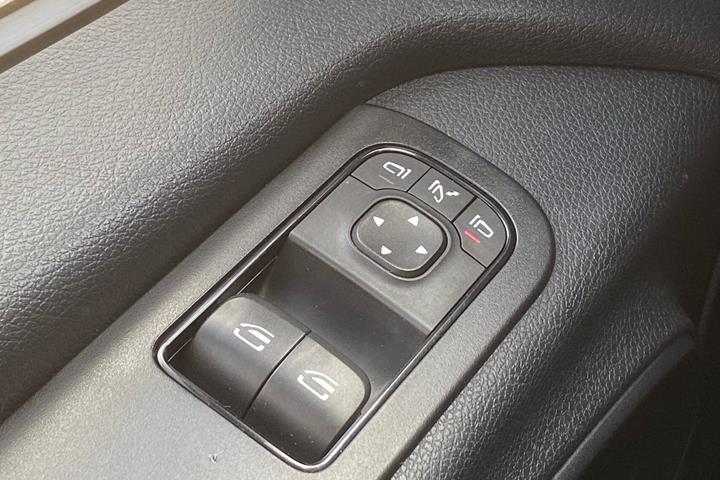 Hvid Mercedes Sprinter fra 2021