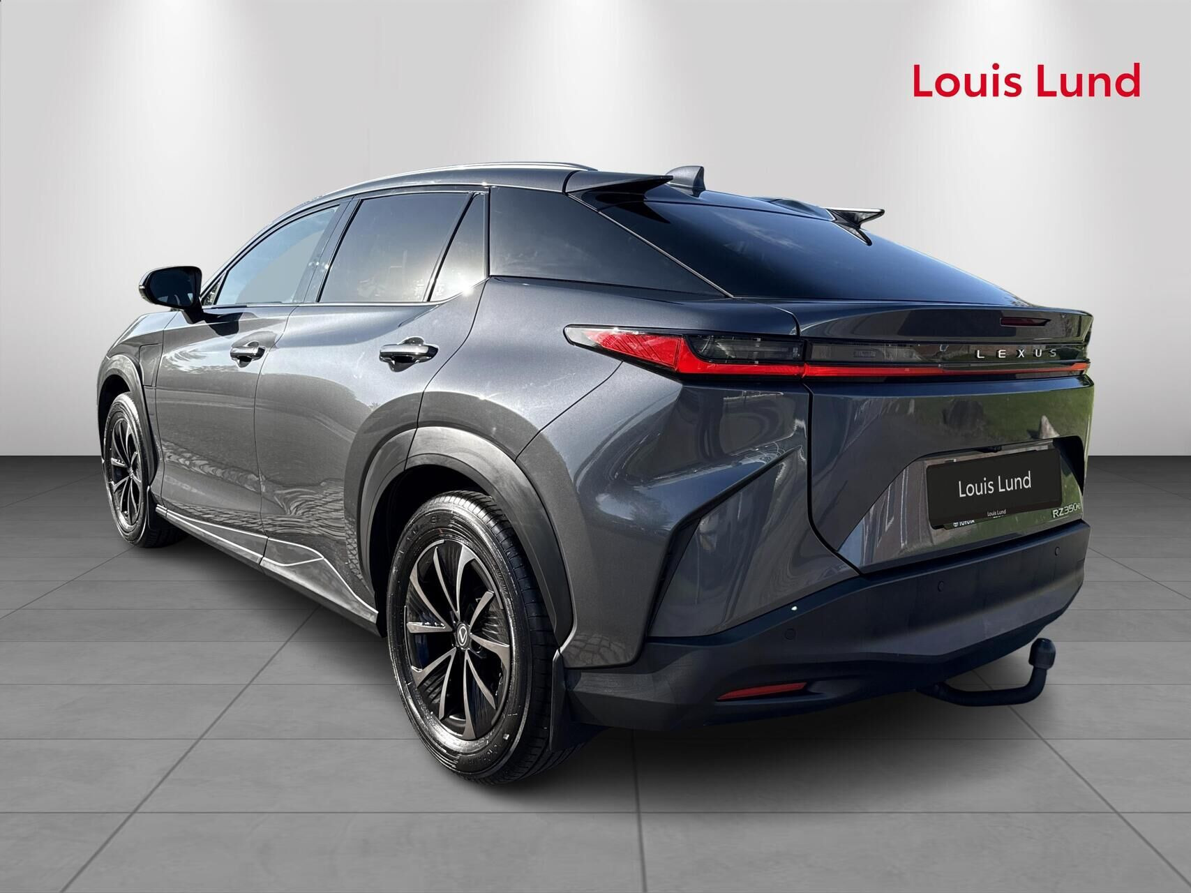 Grå Lexus RZ fra 2026