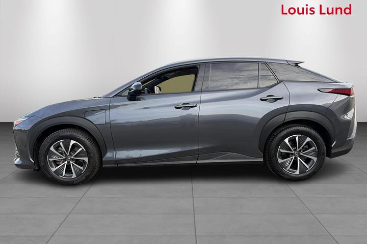 Grå Lexus RZ fra 2024