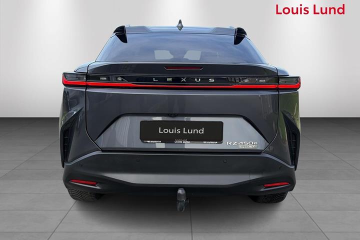 Grå Lexus RZ fra 2024