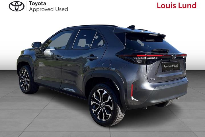 Grå Toyota Yaris Cross fra 2025