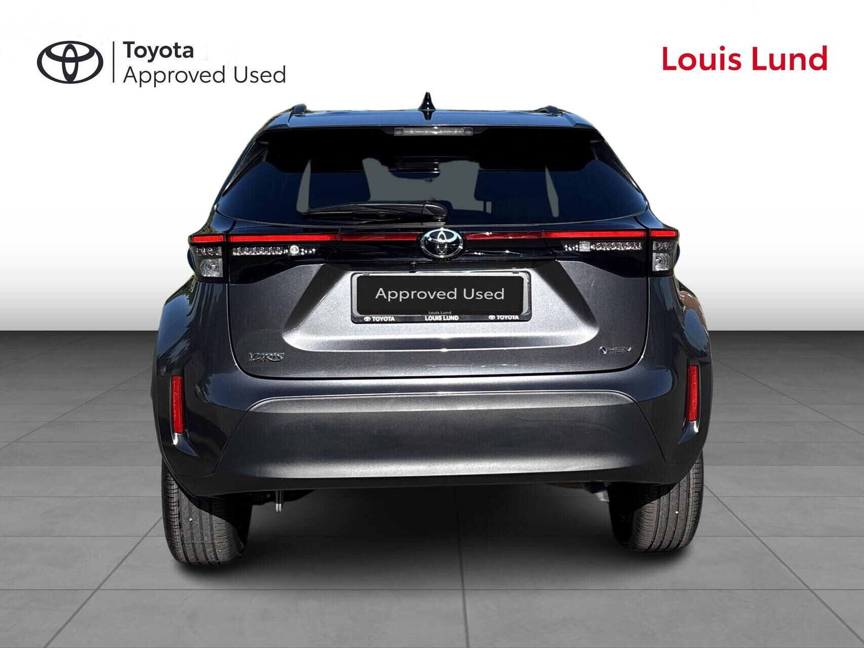 Grå Toyota Yaris Cross fra 2025