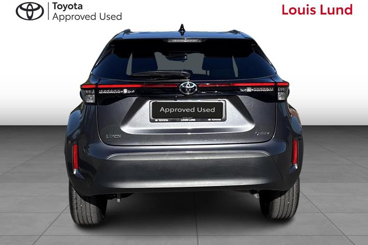 Grå Toyota Yaris Cross fra 2025