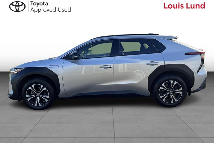 Sølv Toyota BZ4X fra 2024