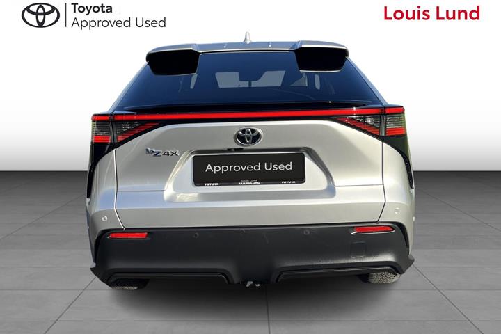 Sølv Toyota BZ4X fra 2024