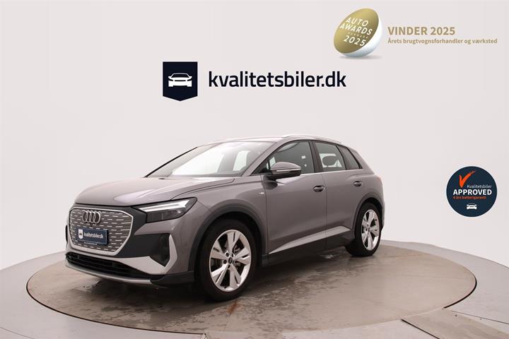 Grå Audi Q4 fra 2025