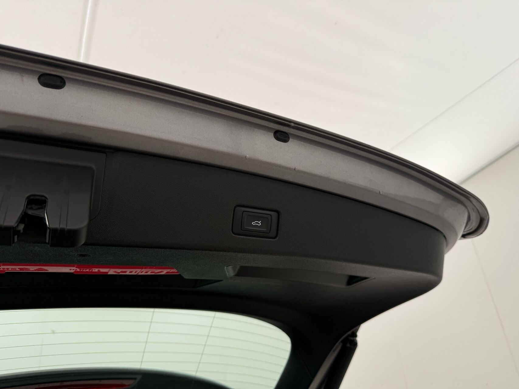 Grå Audi Q4 fra 2025