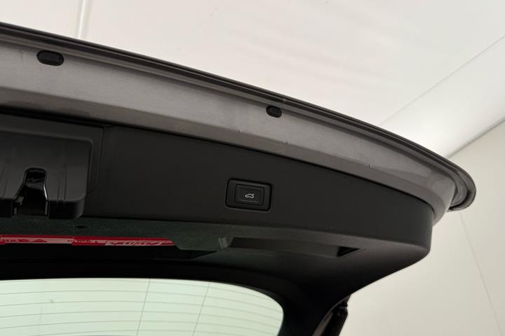 Grå Audi Q4 fra 2025