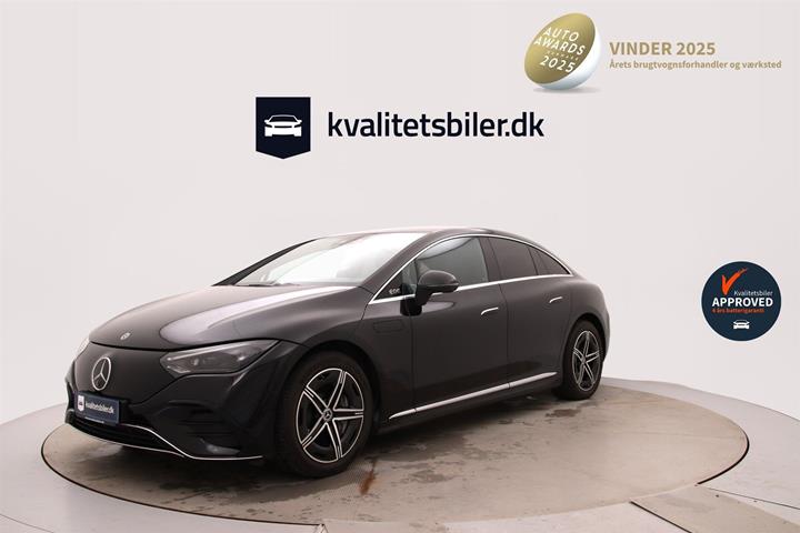 Sort Mercedes EQE350 fra 2024