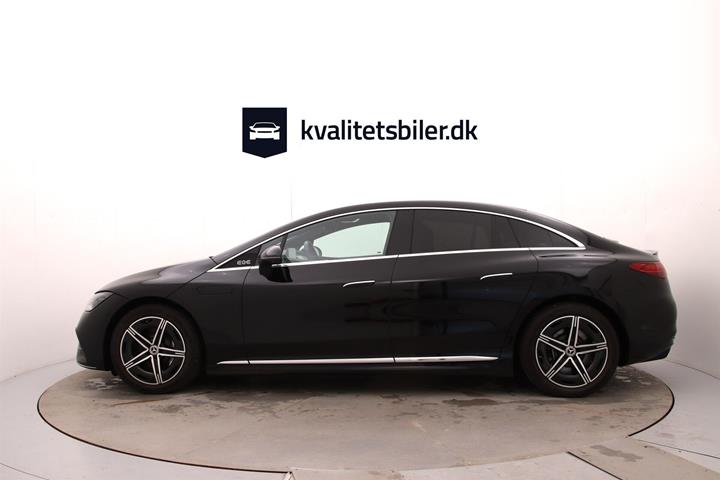 Sort Mercedes EQE350 fra 2024